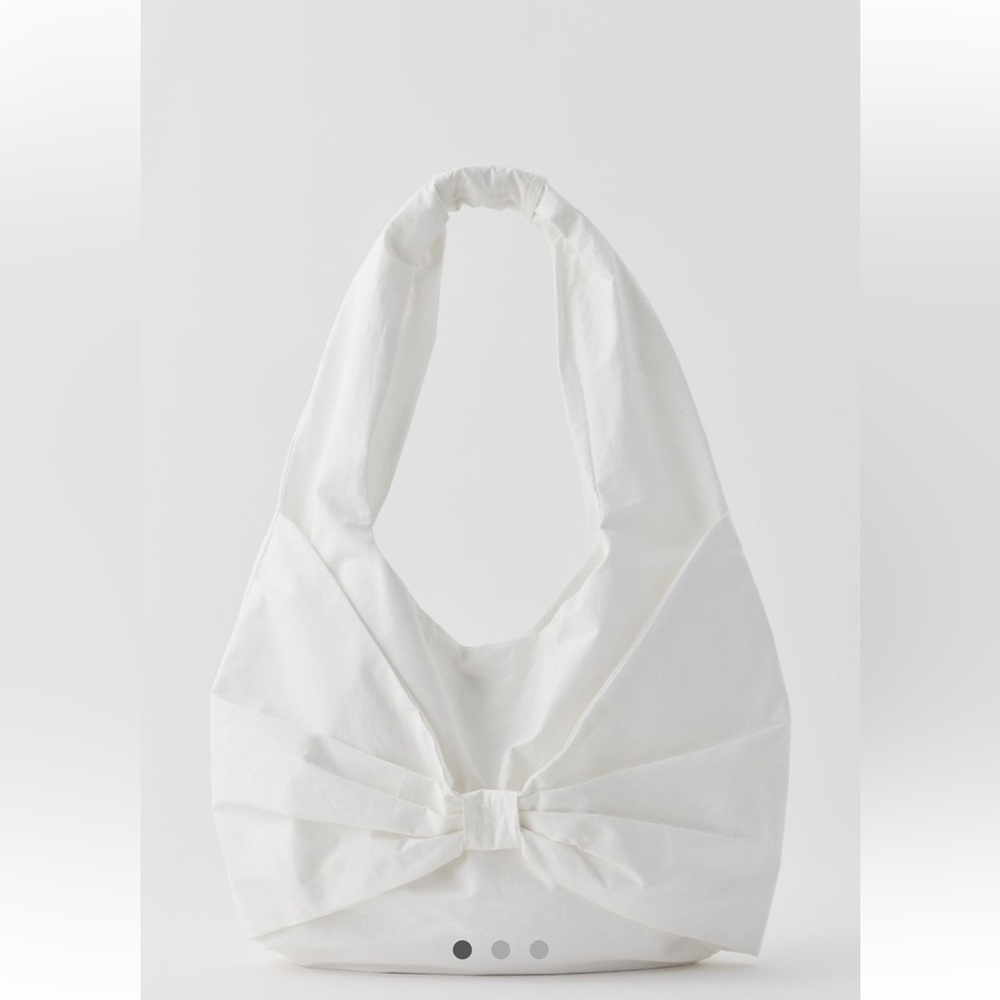Kimchi Blue NWT Embroidered Bow Baguette Shoulder Bag from Urban Outfitters 🩵